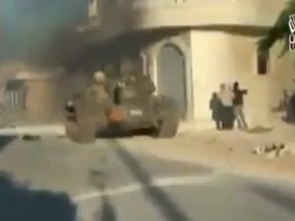 Heavy shelling in Syria's Homs