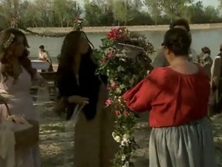 Pepa no llega, no la abrochará el vestido.