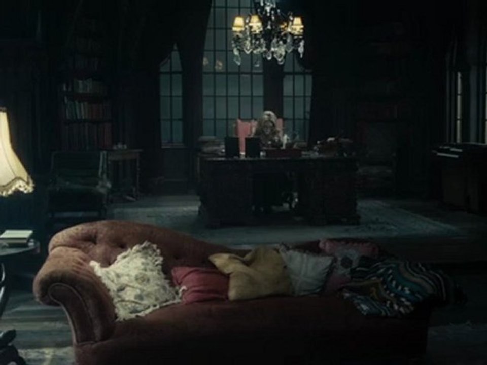 A Vampire - Extrait A Vampire (Anglais)