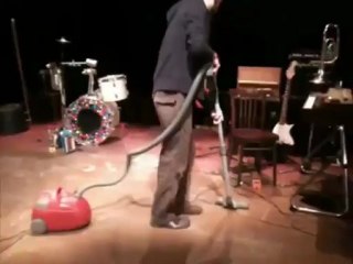 Tout le mois de juin : Nouvelle Création au Théâtre en bois à Villevèque (49)