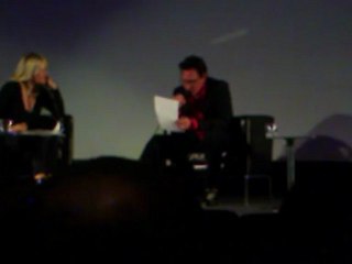 Lecture d'un poème par Michael Madsen