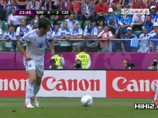 لقطة سقوط حكم مباراة اليونان × التشيك