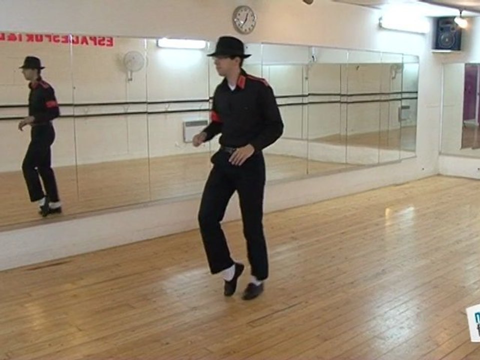 Comment apprendre le moonwalk comme Michael Jackson ?