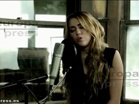 Miley Cyrus dio un ultimátum a Hemsworth