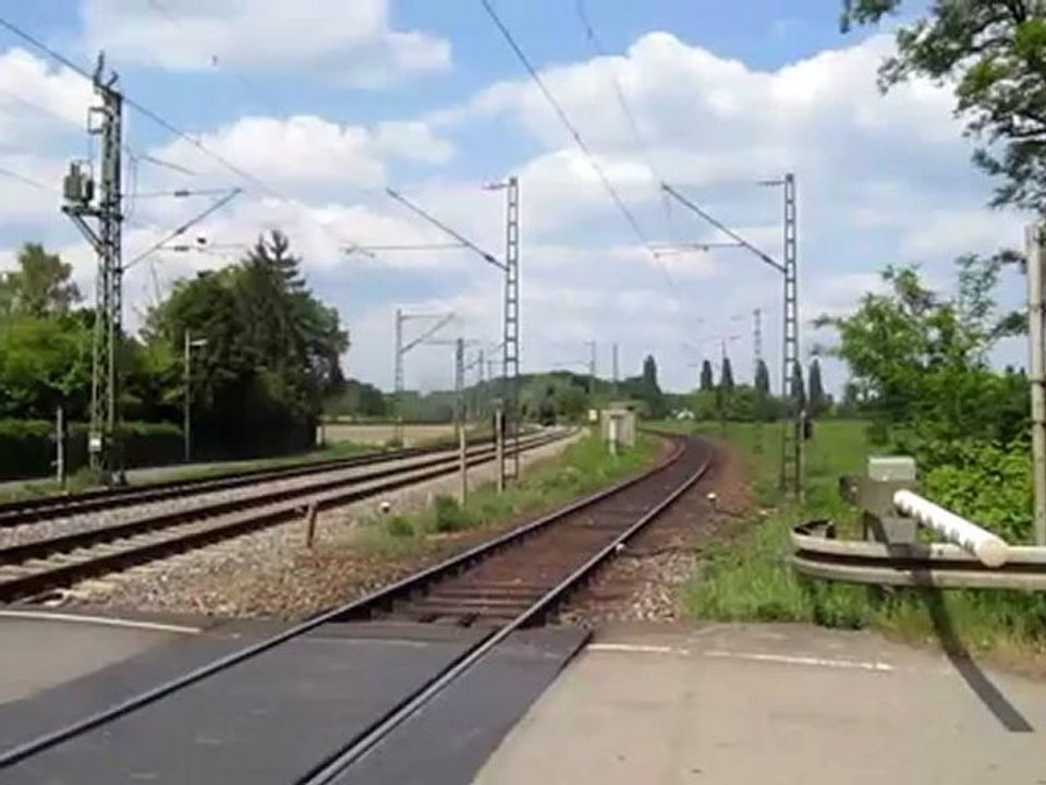 Bahnübergang Rüppur BR Dampflok 50 mit Waggon zurück