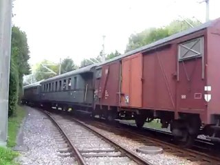 Bahnhofsfest Bad Herrenalb 2011 Hist. Sonderzug verlässt Bf  Bad H.