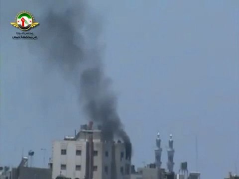 Syria فري برس حمص احتراق المنازل بحي الميدان بحمص جراء القصف13 6 2012 Homs