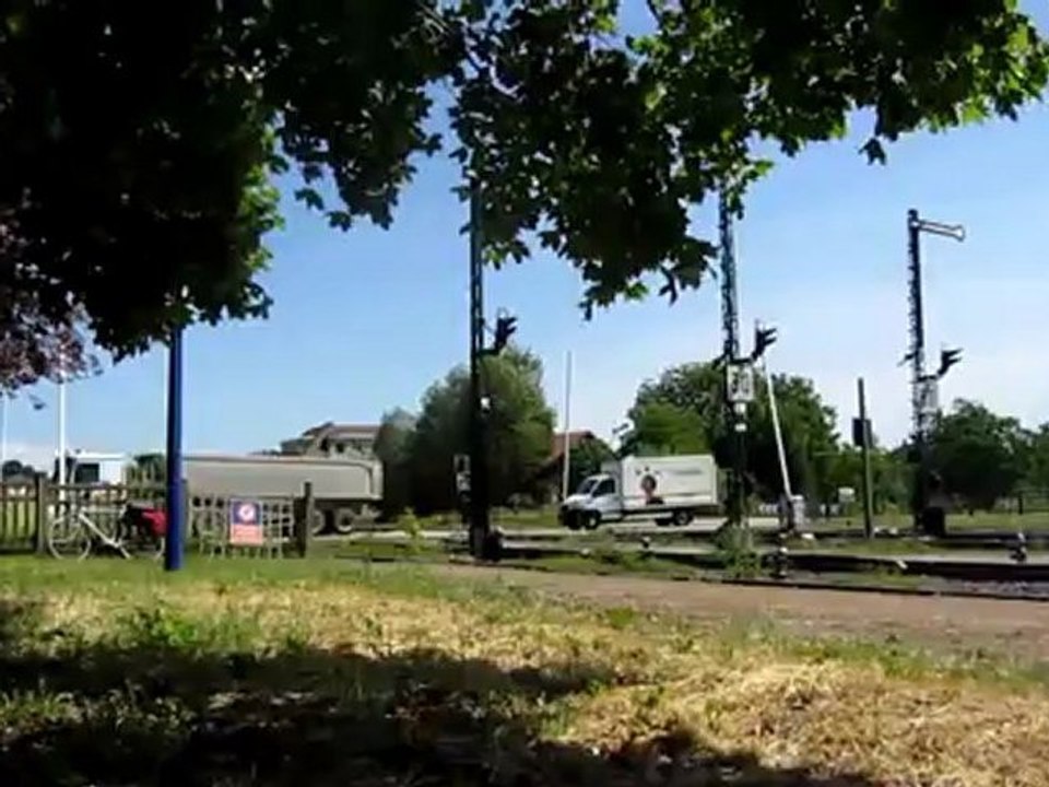 A1-B1 Lauterbourg Bahnübergang Autotransport 01