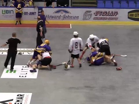 Fight Lacrosse Match - Bagarre générale