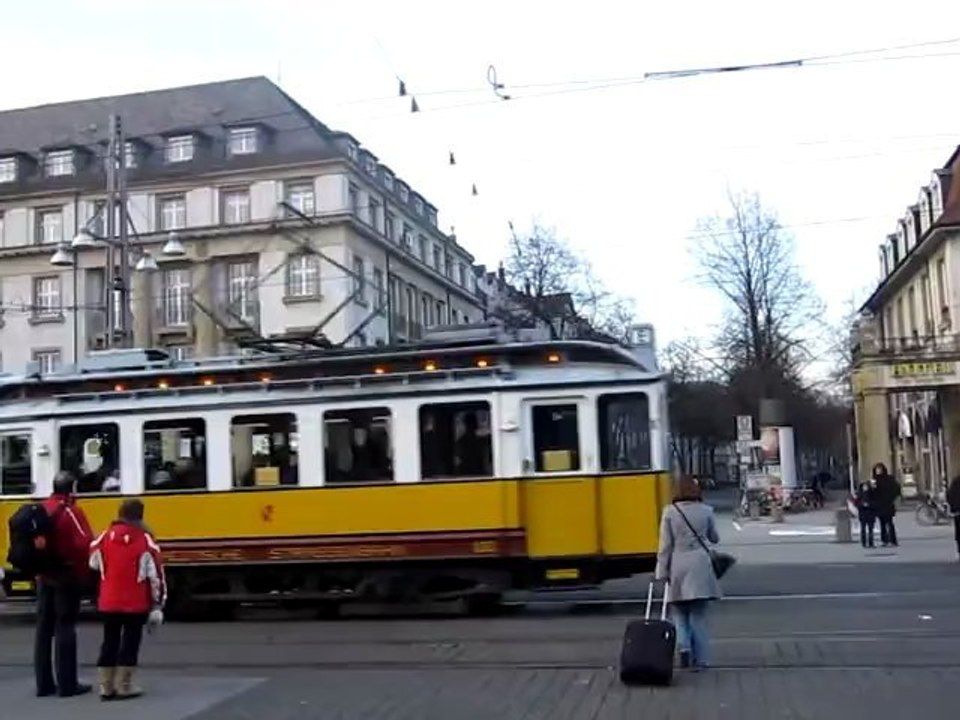 Straba Oldtimer am Hauptbahnhof KA