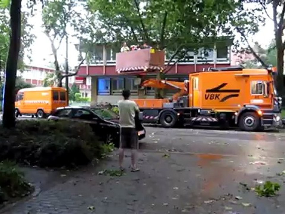 A1 Hörtext A1 Straße nach Unwetter Räumungsarbeiten