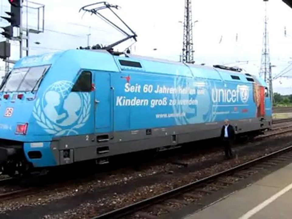 A2-DSH Hörtext A2-DSH  DB E-Lok wirbt für UNICEF