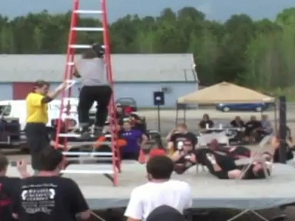 IWA-DS - Amazing Mad Man Pondo Bump!!