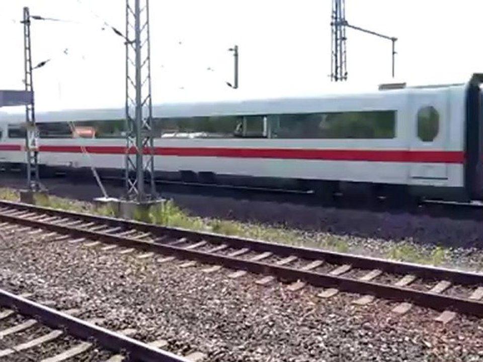 ICE Begegnung im Bf Vaihingen (Enz)