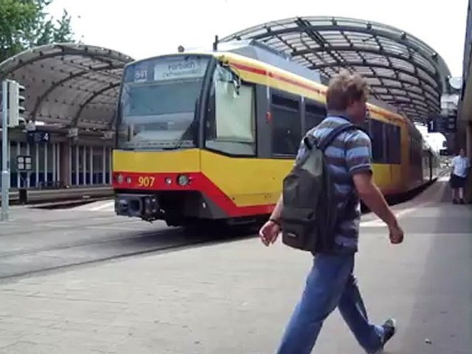 Hörtext A 1 S-Bahn am Albtalbahnhof Abfahrt nach Freudenstadt