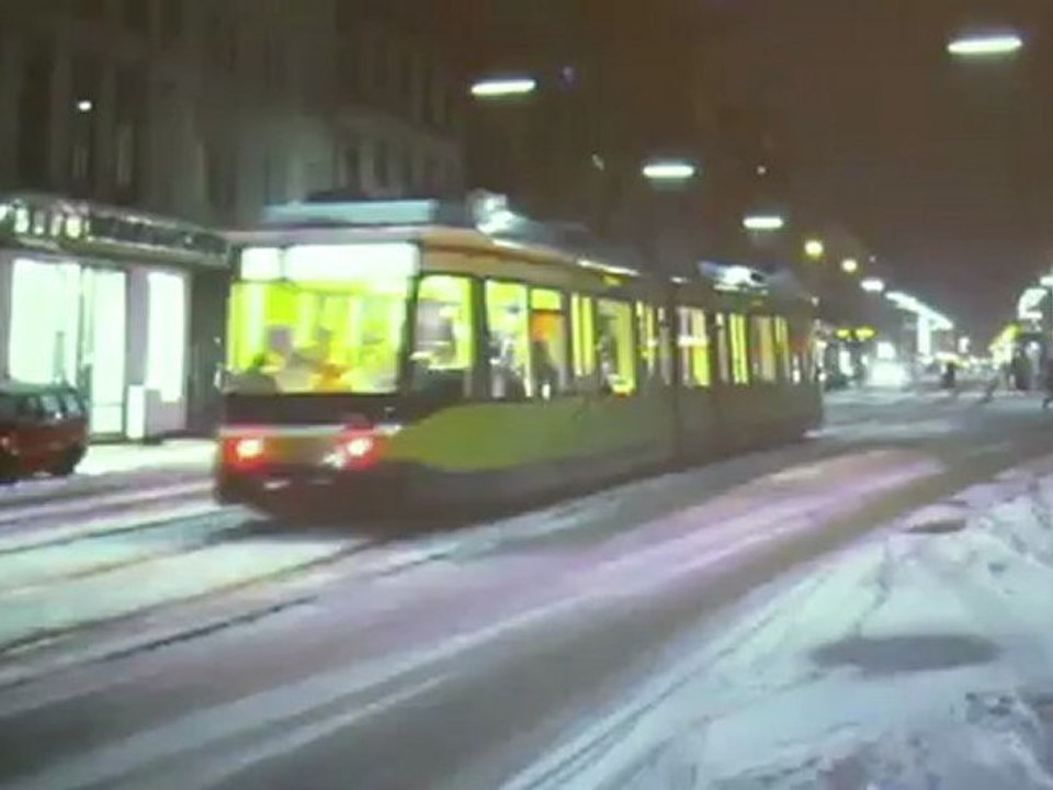 Deutsch lernen A1 - Straßenbahnhaltestelle Mathystraße in Karlsruhe