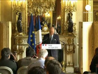 Lavrov niega que Rusia esté suministrando helicópteros...