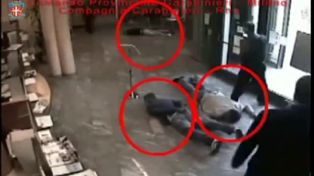 Novate Milanese (MI) - Rapinatore si finge cliente e apre ai carabinieri. Arrestato (12.06.12)