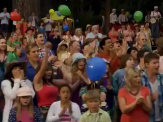 Razzle Dazzle: A Movie Clip from 'Yogi Bear'