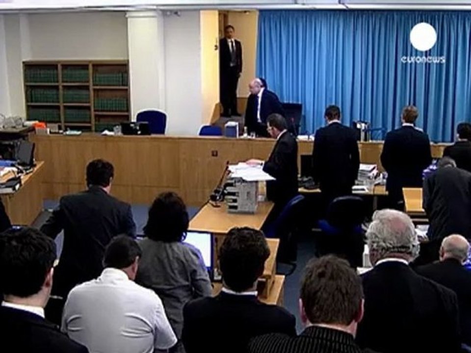 Scandale des écoutes téléphoniques : David Cameron...