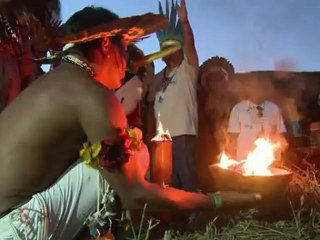 Les Indiens allument un "feu sacré" pour Rio+20
