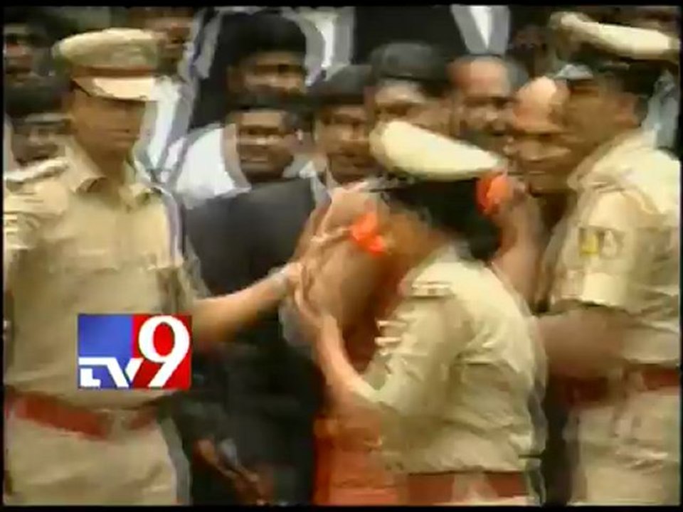 Nityananda gets bail in reporter attack case