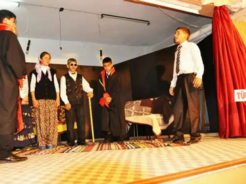 "Bir Nesil Yargılanıyor"  BAHADIN ŞEHİT ALİ AKDOĞAN İLKÖĞRETİM OKULU.YIL SONU GÖSTERİSİ