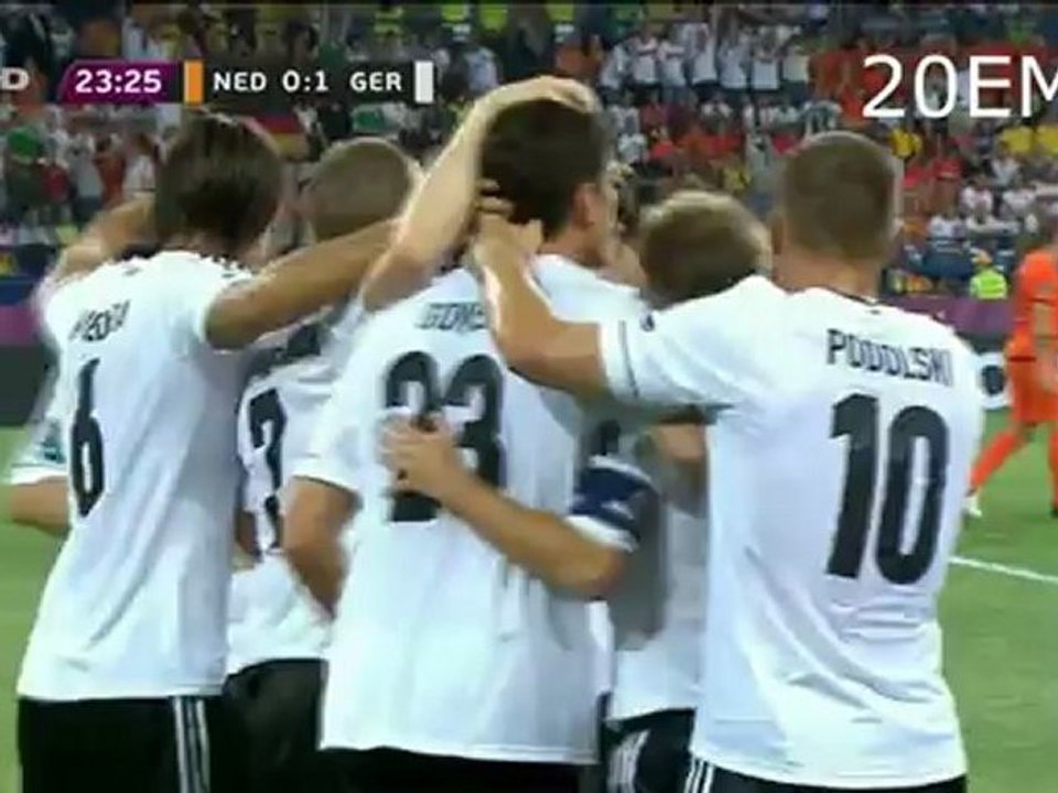 EM 2012  Holland - Deutschland 1:2  1. Tor von Gomez