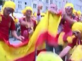 Euro: les fans irlandais et espagnols font la fête à Gdansk