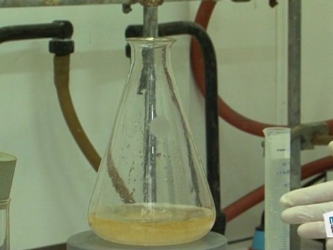Expérience Chimie: réaction oscillante