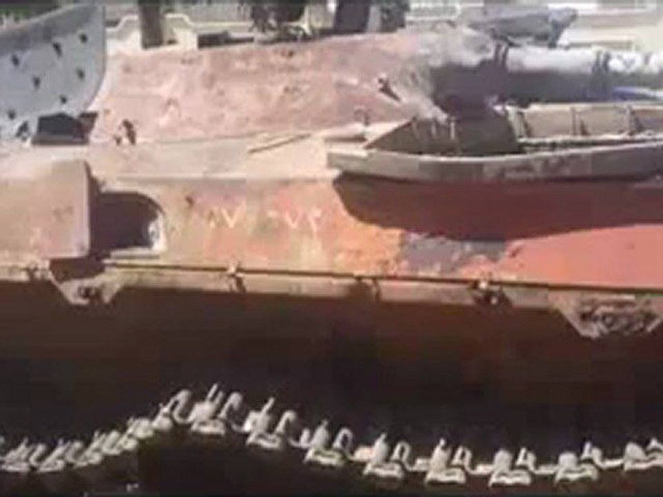 Syria فري برس دير الزور أعطاب أليات الجيش الأسدي من قبل الجيش الحر 14 6 2012 ج1 Deirezzor