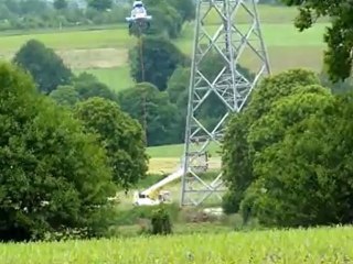 Les hélicoptères, premiers ouvriers de la ligne THT