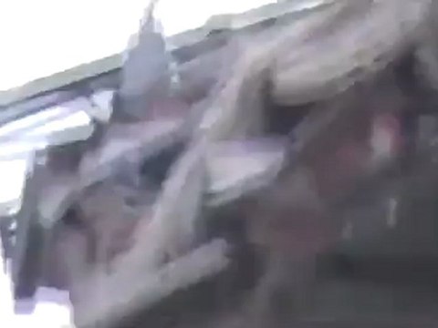 Syria فري برس حمص الخالدية دماء هائل للمنازل واصوات القصف في الحي 15 6 2012 Homs