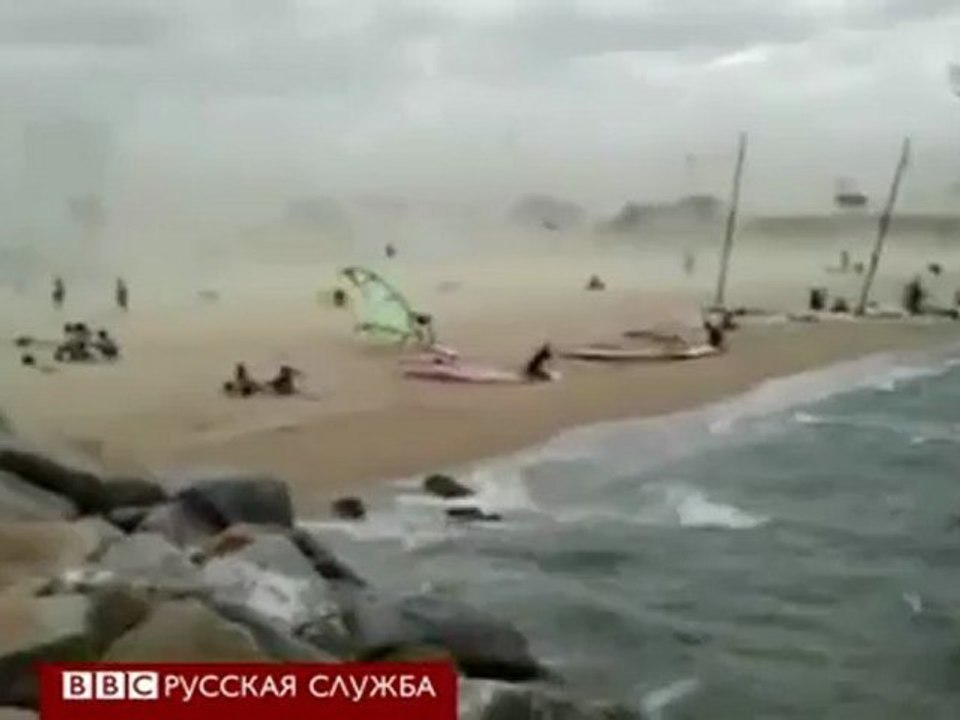 BBCRussian - Сильная песчаная буря на пляже в Барселоне [H.264 360p]