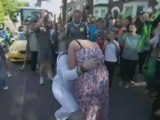Olympic torchbearer proposes to girlfriend during relay