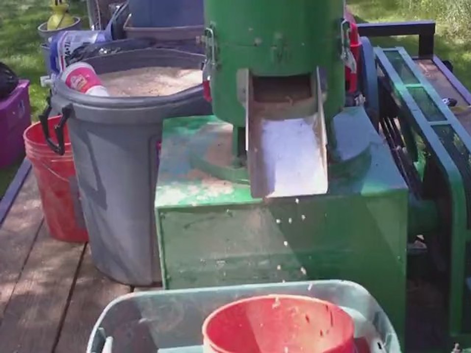 Diesel Wood Pellet Mill making pellets - GardenHeat.com