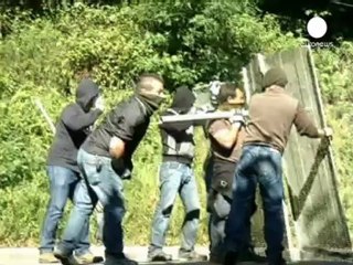 Bras de fer entre policiers et mineurs en Espagne