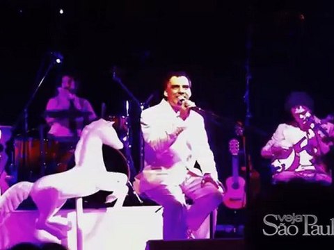Arnaldo Antunes canta Alma no Sesc Belenzinho