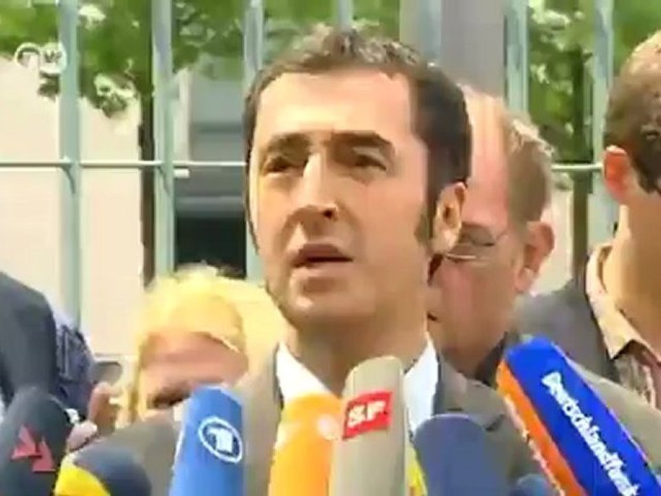 Euro crisis - fighting over the fiscal pact | people