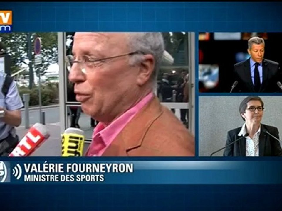 Mort de Thierry Roland : Valérie Fourneyron salue "une légende du football français"
