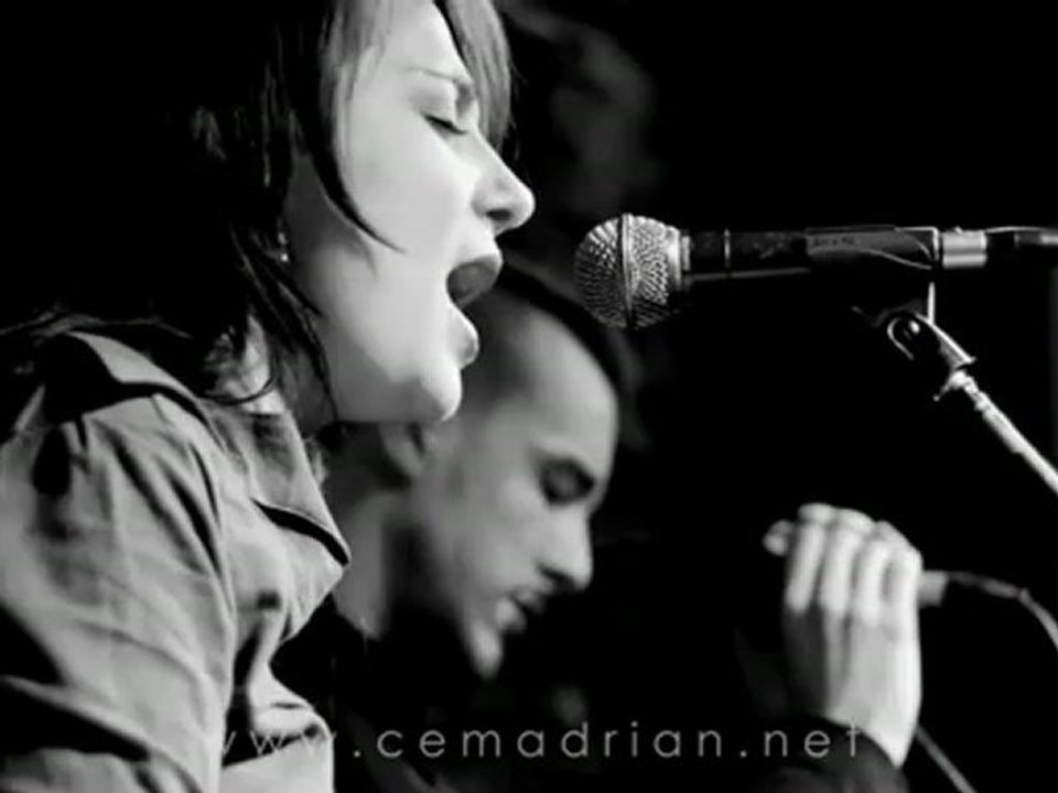 Cem Adrian & Aylin Aslım - Herkes Gider Mi   [Orjinal Klip]