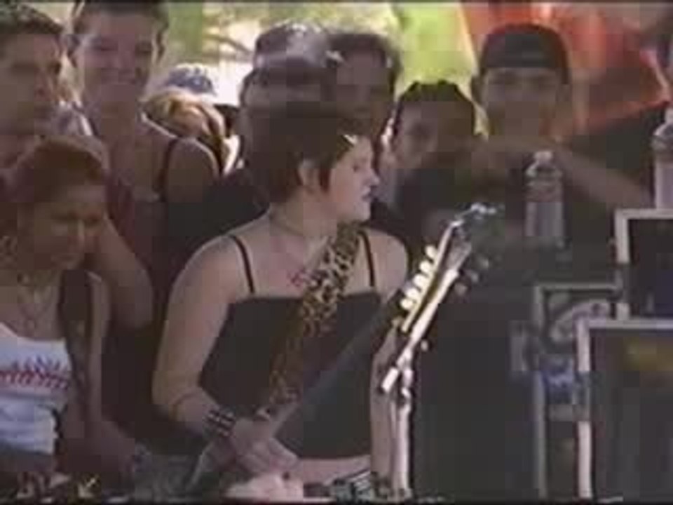 Kittie - Spit - Live (Ozzfest 2000)