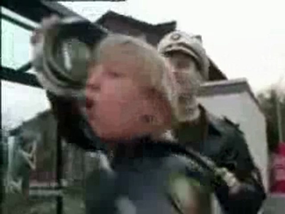 Gestresse Polizistin