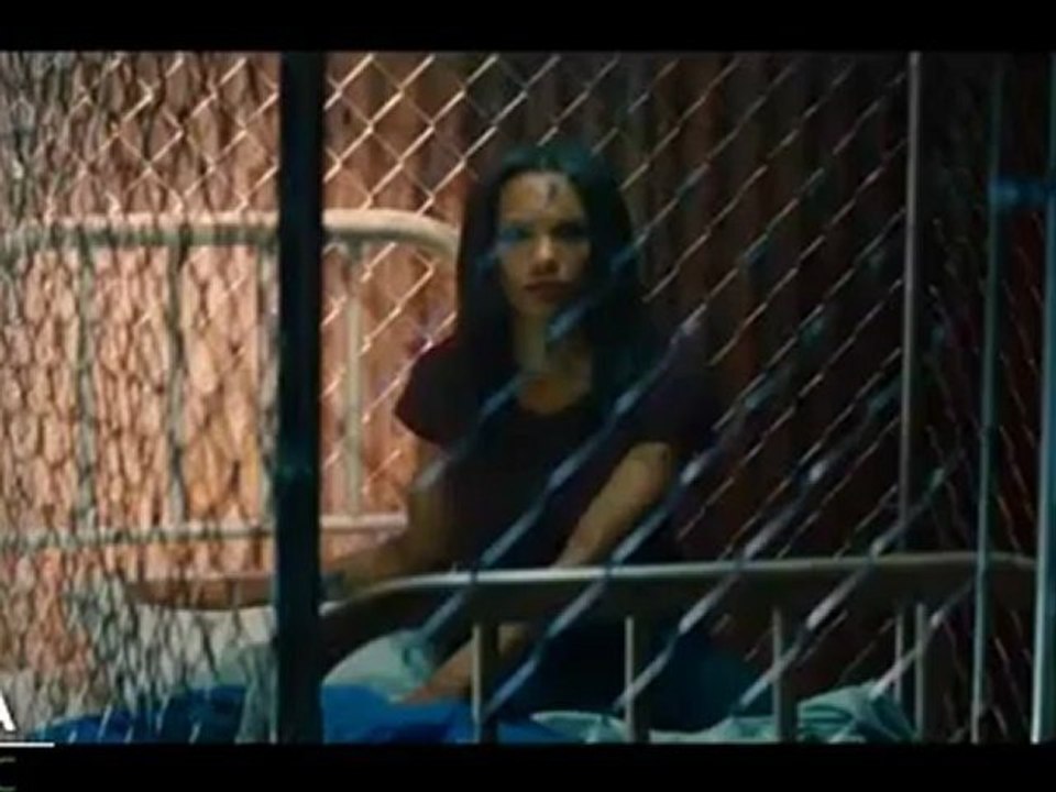 Savages - Lado shows O her Acommodations