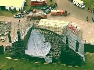 Radiohead stage collapses
