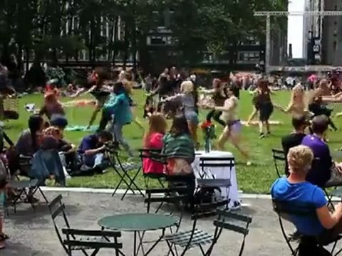 Demande en mariage à Bryant Park (Flashmob Michael Jackson)