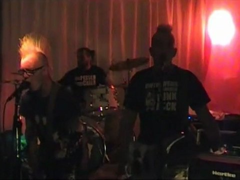 Tentative 02 suicide, au Rosanel'S pub, à orbec, le 15 juin 2012.