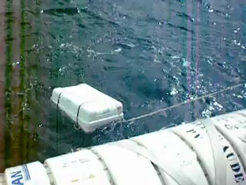 DSCN5443 démonstration gonflage radeau de survie