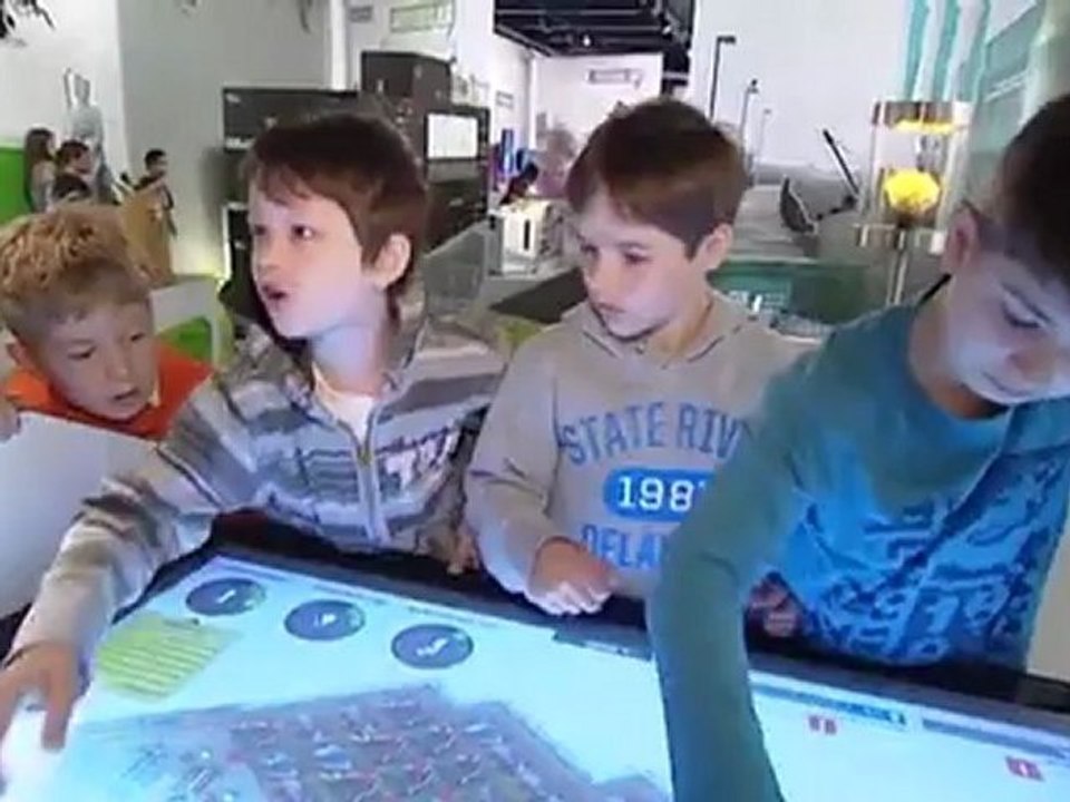 A exhibition ship brings science to the public | tomorrow today