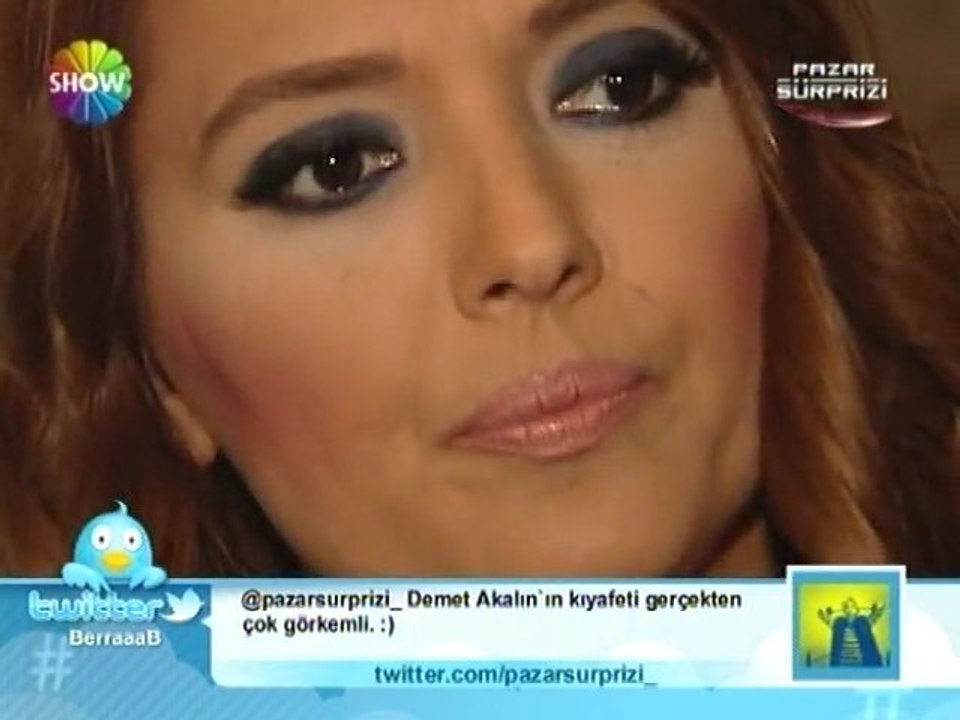 Demet Akalın bebeğini düşürdü